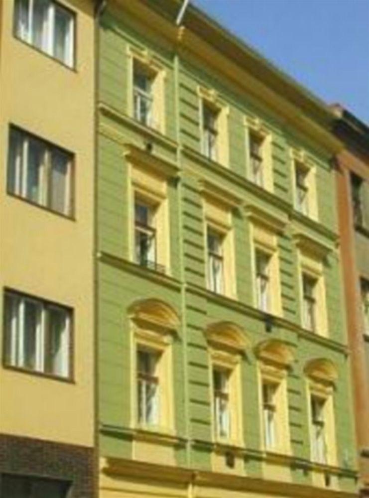 Vlkova Palace Praha Bagian luar foto