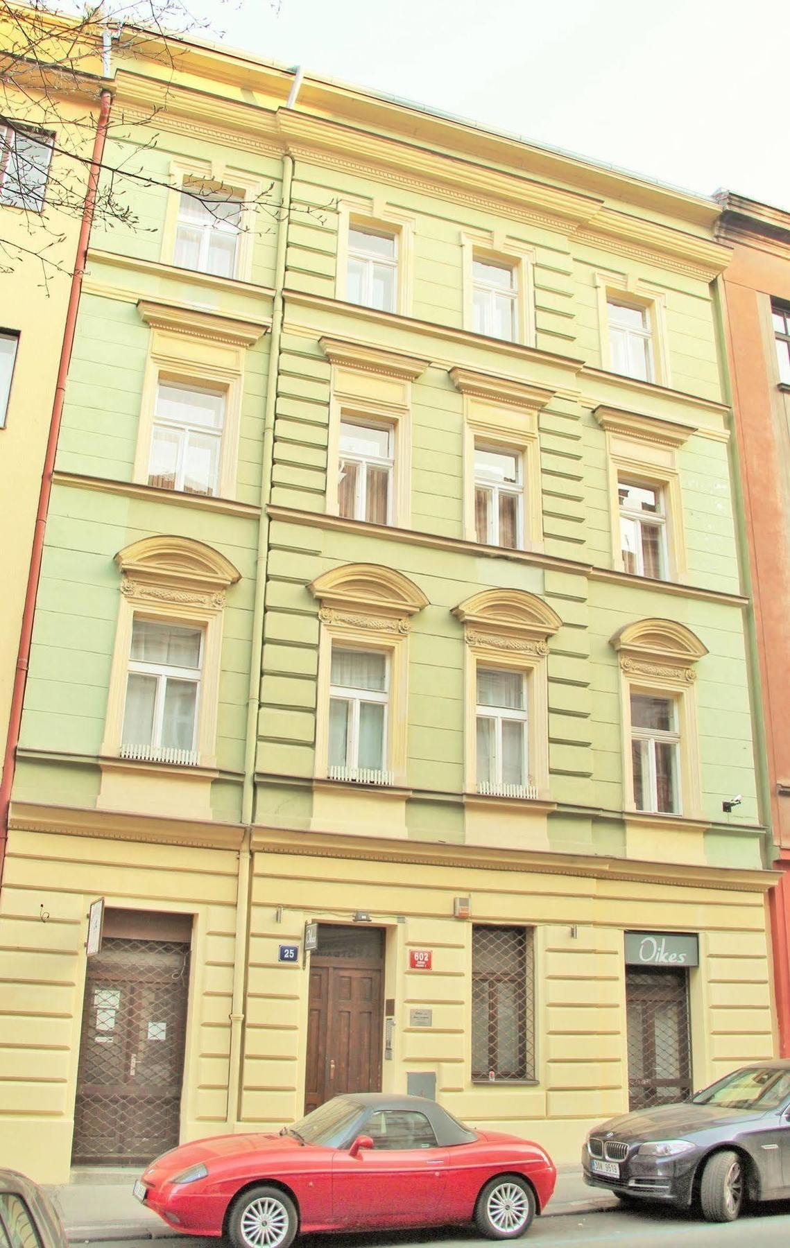 Vlkova Palace Praha Bagian luar foto
