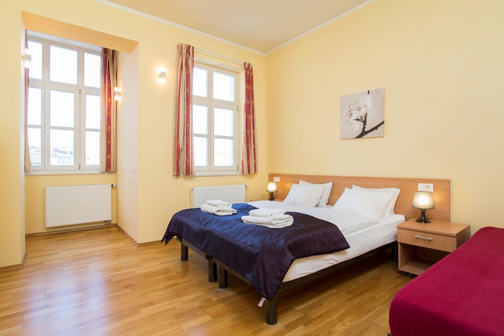 Vlkova Palace Praha Bagian luar foto