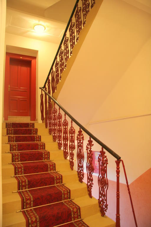Vlkova Palace Praha Bagian luar foto